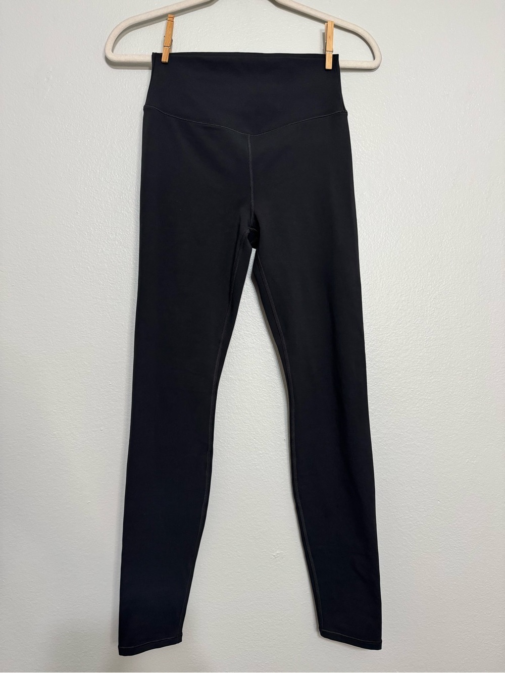 Vuori Chilled Out Legging in Washed Black - Small